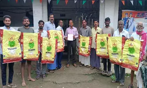 నాసిరకం విత్తనాలతో నష్టపోయిన రైతులు.. నష్టపరిహారం చెల్లించాలని వినతి