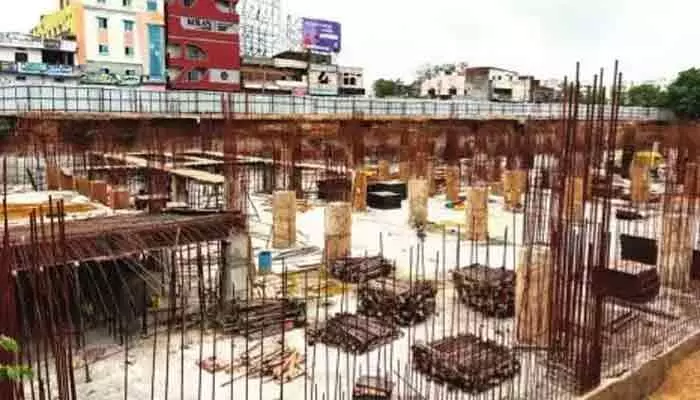 మూడేళ్లయినా అసంపూర్తిగానే.. ముగియని బస్టాండ్ ముచ్చట! మూడేళ్లయినా అసంపూర్తిగానే.. ముగియని బస్టాండ్ ముచ్చట!