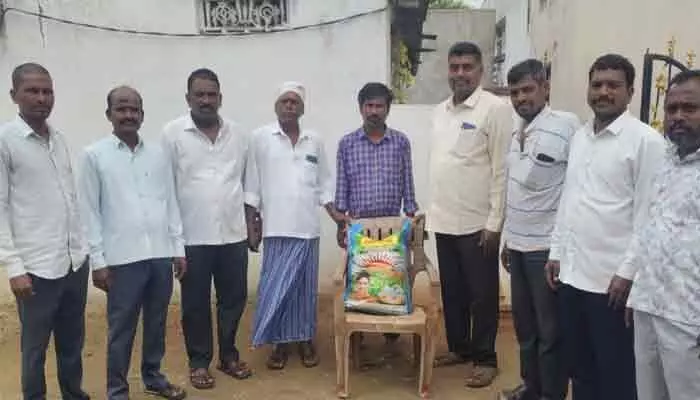 మృతుని కుటుంబానికి అండగా బోట్ల సుశీల ఎల్లయ్య ఫౌండేషన్ మృతుని కుటుంబానికి అండగా బోట్ల సుశీల ఎల్లయ్య ఫౌండేషన్