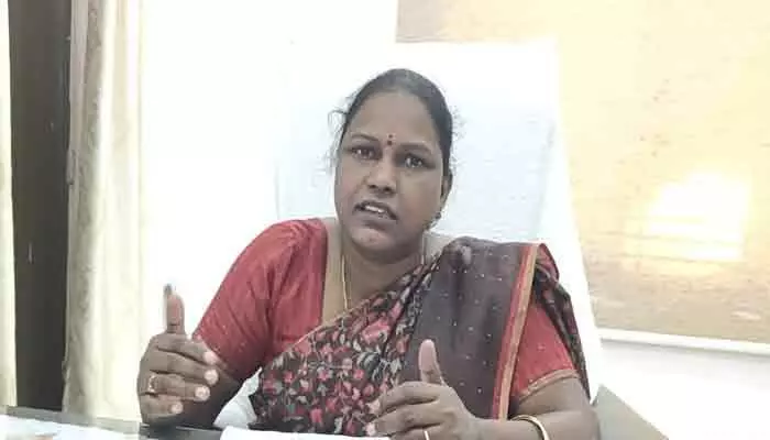 షాద్నగర్లో ఎన్యుమరేషన్ ఫారాల పంపిణీ 85.56 శాతం పూర్తి:ఆర్డీవో సరిత షాద్నగర్లో ఎన్యుమరేషన్ ఫారాల పంపిణీ 85.56 శాతం పూర్తి:ఆర్డీవో సరిత