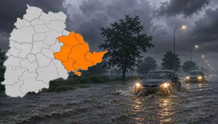 నాలుగు జిల్లాల్లో అత్యంత భారీ వర్షాలు.. ‘ఆరెంజ్ అలర్ట్’ జారీ! నాలుగు జిల్లాల్లో అత్యంత భారీ వర్షాలు.. ‘ఆరెంజ్ అలర్ట్’ జారీ!