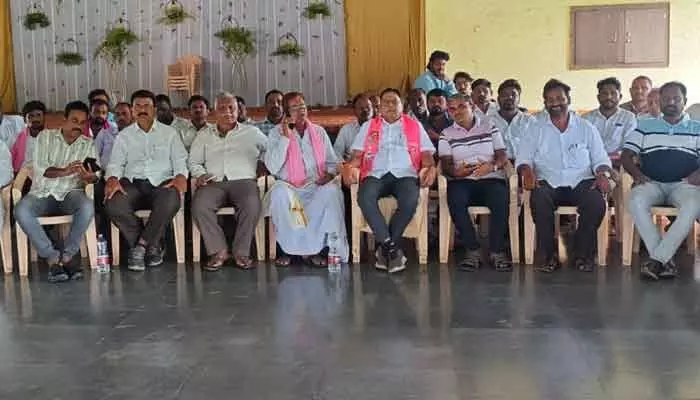 హామీలిచ్చి తప్పుకోవడం వెన్నతో పెట్టిన విద్య: మాజీ ఎమ్మెల్యే హామీలిచ్చి తప్పుకోవడం వెన్నతో పెట్టిన విద్య: మాజీ ఎమ్మెల్యే