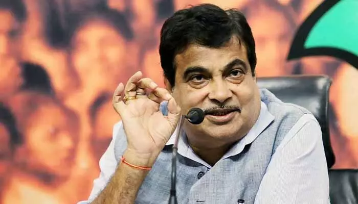 ఇప్పుడు డీజిల్ వంతు.. 15 శాతం ఐసోబ్యూటనాల్ కలుపుతున్నాం : కేంద్రమంత్రి గడ్కరీ ఇప్పుడు డీజిల్ వంతు.. 15 శాతం ఐసోబ్యూటనాల్ కలుపుతున్నాం : కేంద్రమంత్రి గడ్కరీ