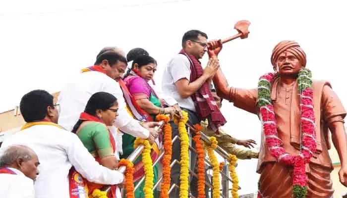 తెలంగాణ తొలి అమరుడు దొడ్డి కొమురయ్య కు ఘన నివాళి... తెలంగాణ తొలి అమరుడు దొడ్డి కొమురయ్య కు ఘన నివాళి...