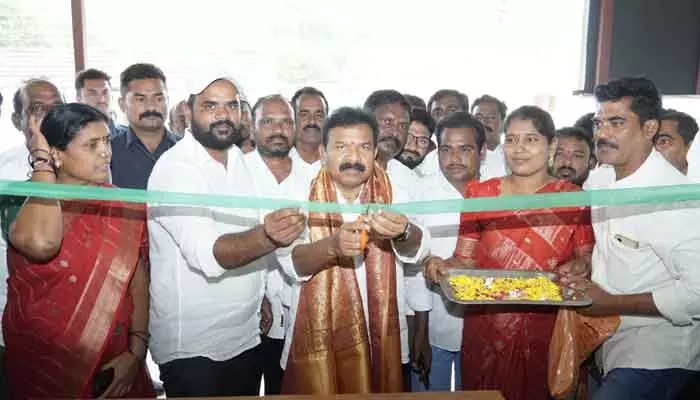 పారదర్శకంగా ప్రజా పంపిణీ వ్యవస్థ: ఎమ్మెల్యే కవ్వంపల్లి పారదర్శకంగా ప్రజా పంపిణీ వ్యవస్థ: ఎమ్మెల్యే కవ్వంపల్లి