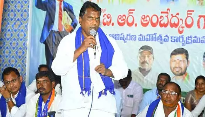 బడుగు బలహీన వర్గాల అభ్యున్నతి కోసం సర్కారు కృషి: మంత్రి అడ్లూరి బడుగు బలహీన వర్గాల అభ్యున్నతి కోసం సర్కారు కృషి: మంత్రి అడ్లూరి