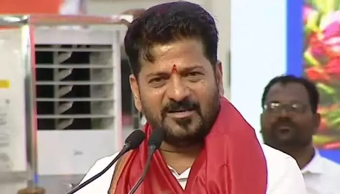 మిడ్జిల్ నాటిన మొక్క.. నేడు మహా వృక్షమైంది: CM రేవంత్ రెడ్డి భావోద్వేగ వ్యాఖ్యలు మిడ్జిల్ నాటిన మొక్క.. నేడు మహా వృక్షమైంది: CM రేవంత్ రెడ్డి భావోద్వేగ వ్యాఖ్యలు