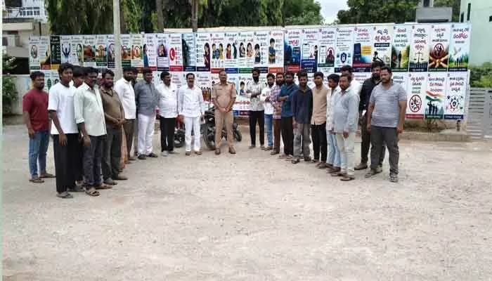 ఆపరేషన్ అడ్డా : అర్ధరాత్రి కోదాడలో పోలీసుల మెరుపు తనిఖీలు ఆపరేషన్ అడ్డా : అర్ధరాత్రి కోదాడలో పోలీసుల మెరుపు తనిఖీలు