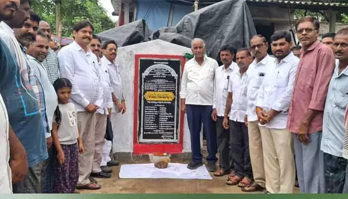 ప్రజల మౌలిక వసతుల కల్పన పై ప్రత్యేక దృష్టి : కూనంనేని సాంబశివరావు ప్రజల మౌలిక వసతుల కల్పన పై ప్రత్యేక దృష్టి : కూనంనేని సాంబశివరావు
