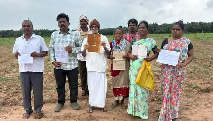 నిరుపేదల అసైన్డ్ భూముల పై పెద్దల పంజా నిరుపేదల అసైన్డ్ భూముల పై పెద్దల పంజా