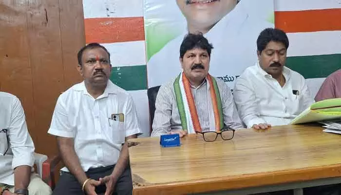 అర్హులైన ప్రతి నిరుపేద కుటుంబానికి ఇల్లు అందిస్తాం : ఎమ్మెల్యే అర్హులైన ప్రతి నిరుపేద కుటుంబానికి ఇల్లు అందిస్తాం : ఎమ్మెల్యే