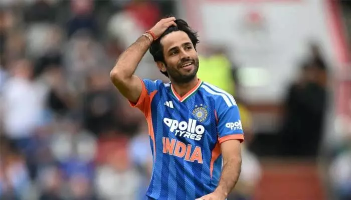 Ind vs Eng :ధారాళంగా పరుగులు ఇచ్చిన రవి బిష్ణోయ్.. రెండో టీ20లో భారత్ ఓటమి Ind vs Eng :ధారాళంగా పరుగులు ఇచ్చిన రవి బిష్ణోయ్.. రెండో టీ20లో భారత్ ఓటమి