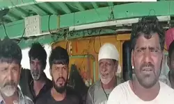 9 మంది జాలర్లు సేఫ్.. ఒడిశా తీరంలో చిక్కుకున్న మరో బోటు: సహాయక చర్యలు ముమ్మరం 9 మంది జాలర్లు సేఫ్.. ఒడిశా తీరంలో చిక్కుకున్న మరో బోటు: సహాయక చర్యలు ముమ్మరం