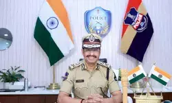 ‘అనుమతులు ఉన్న కాలేజీల్లోనే చేరాలి’.. స్టూడెంట్స్కు సీపీ సజ్జనార్ కీలక సూచనలు ‘అనుమతులు ఉన్న కాలేజీల్లోనే చేరాలి’.. స్టూడెంట్స్కు సీపీ సజ్జనార్ కీలక సూచనలు