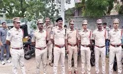 శాంతిభద్రతల పరిరక్షణ, నేరాల నియంత్రణే లక్ష్యం.. హుజూర్నగర్లో భారీ కార్డెన్ సెర్చ్! శాంతిభద్రతల పరిరక్షణ, నేరాల నియంత్రణే లక్ష్యం.. హుజూర్నగర్లో భారీ కార్డెన్ సెర్చ్!