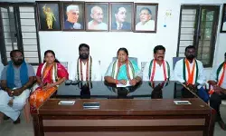 బీఆర్ఎస్ నాయకులను ప్రజలు ఇక నమ్మరు : మంత్రి సీతక్క బీఆర్ఎస్ నాయకులను ప్రజలు ఇక నమ్మరు : మంత్రి సీతక్క