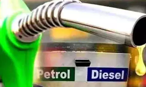 Petrol Diesel Prices(July 05): తెలుగు రాష్ట్రాల్లో పెట్రోల్, డీజిల్, CNG ధరలు