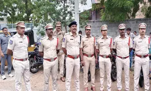 శాంతిభద్రతల పరిరక్షణ, నేరాల నియంత్రణే లక్ష్యం.. హుజూర్‌నగర్‌లో భారీ కార్డెన్ సెర్చ్!