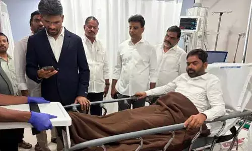 రోడ్డు ప్రమాదంలో ఎమ్మెల్సీ శంభీపూర్ రాజుకు గాయాలు