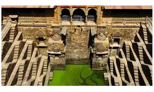 కరువును దూరం చేసే మెట్ల బావులు..