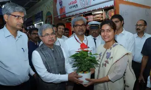 కాజీపేట్ లోని రైల్ మ్యానుఫ్యాక్చరింగ్ యూనిట్ ను తనిఖీ చేసిన రైల్వే బోర్డు చైర్మన్