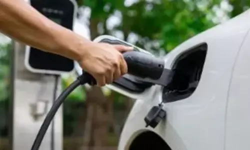 EVs: ఈవీలతో రూ. లక్ష కోట్ల ఆదా