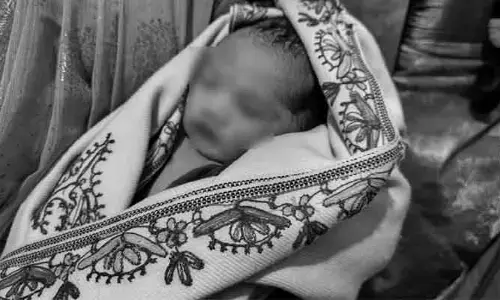 ఏరియా ఆసుపత్రిలో నవజాత శిశువు మృతి