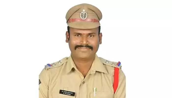 వర్షాకాలంలో ప్రజలు అప్రమత్తంగా ఉండాలి: మహదేవ్పూర్ ఎస్సై వర్షాకాలంలో ప్రజలు అప్రమత్తంగా ఉండాలి: మహదేవ్పూర్ ఎస్సై
