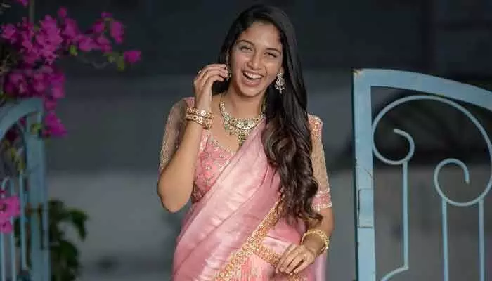 దయచేసి వాటిని నమ్మి మోసపోవద్దు.. కీలక ప్రకటనతో అభిమానులను హెచ్చరించిన శ్రీదేవి దయచేసి వాటిని నమ్మి మోసపోవద్దు.. కీలక ప్రకటనతో అభిమానులను హెచ్చరించిన శ్రీదేవి
