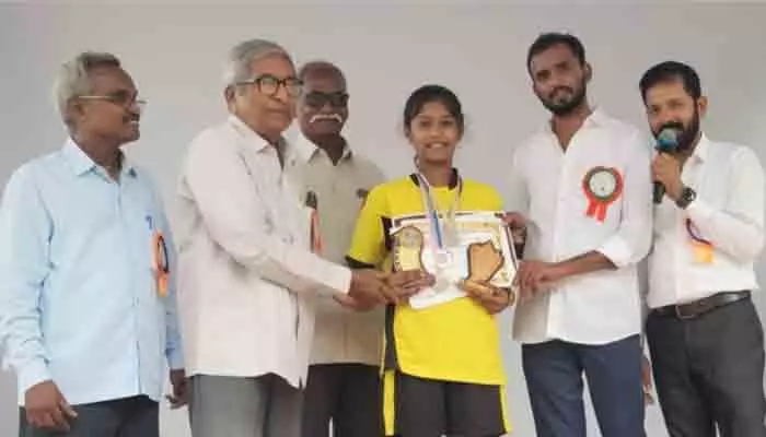 రాష్ట్రస్థాయి అథ్లెటిక్స్కు మల్లెమడుగు విద్యార్థినీలు రాష్ట్రస్థాయి అథ్లెటిక్స్కు మల్లెమడుగు విద్యార్థినీలు