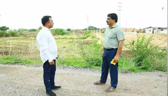 తిమ్మాపూర్లో అడిషనల్ కలెక్టర్ పర్యటన తిమ్మాపూర్లో అడిషనల్ కలెక్టర్ పర్యటన