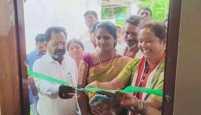 పేదోడి సొంతింటి కల కాంగ్రెస్తోనే సాకారం పేదోడి సొంతింటి కల కాంగ్రెస్తోనే సాకారం