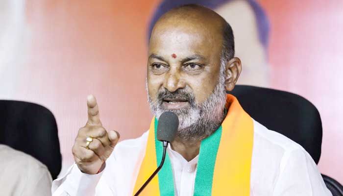 భయమంటే ఏంటో చూపిస్తాం.. ఒవైసీ సోదరులకు బండి సంజయ్ వార్నింగ్