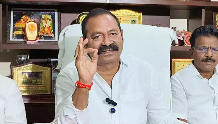 నేను ట్యాక్సులు కడుతున్నా.. ఇవిగో లెక్కలు?: బొల్లా బ్రహ్మనాయుడు నేను ట్యాక్సులు కడుతున్నా.. ఇవిగో లెక్కలు?: బొల్లా బ్రహ్మనాయుడు