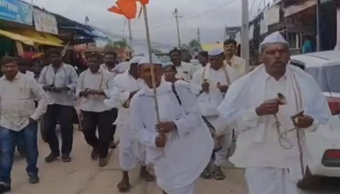 పండరీపురానికి పాదయాత్ర..! పండరీపురానికి పాదయాత్ర..!