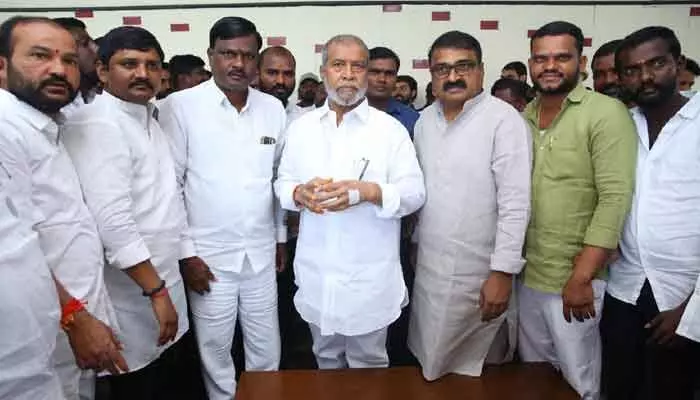 శివంపేట అభివృద్ధికి కృషి చేస్తా శివంపేట అభివృద్ధికి కృషి చేస్తా