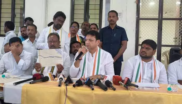 కాళేశ్వరం వైఫల్యాలపై ముందుగా ప్రజలకు క్షమాపణ చెప్పాలి: మంత్రి శ్రీధర్ బాబు కాళేశ్వరం వైఫల్యాలపై ముందుగా ప్రజలకు క్షమాపణ చెప్పాలి: మంత్రి శ్రీధర్ బాబు