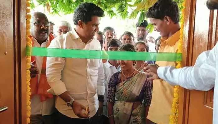 ఇందిరమ్మ ఇండ్ల గృహ ప్రవేశ వేడుకలో పాల్గొన్న ఎమ్మెల్యే.. ఇందిరమ్మ ఇండ్ల గృహ ప్రవేశ వేడుకలో పాల్గొన్న ఎమ్మెల్యే..