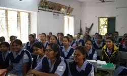 ఏఐ నుంచి స్వయం ఉపాధి వరకు.. ఆంధ్రా మహిళా సభలో ప్రత్యేక శిక్షణ ఏఐ నుంచి స్వయం ఉపాధి వరకు.. ఆంధ్రా మహిళా సభలో ప్రత్యేక శిక్షణ