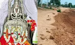 కొమ్మాల లక్ష్మీ నరసింహుని గుట్ట చుట్టూ శాశ్వత రహదారి ఆక్రమణ కొమ్మాల లక్ష్మీ నరసింహుని గుట్ట చుట్టూ శాశ్వత రహదారి ఆక్రమణ