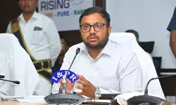 ప్రజావాణి దరఖాస్తులను సత్వరమే పరిష్కరించాలి : కలెక్టర్ ప్రజావాణి దరఖాస్తులను సత్వరమే పరిష్కరించాలి : కలెక్టర్