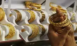 Loans: వాహన రుణాలను దాటేసిన బంగారు రుణాలు