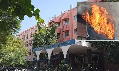 నాంపల్లి కోర్టులో భారీ అగ్ని ప్రమాదం.. అర్ధరాత్రి చెలరేగిన మంటలు