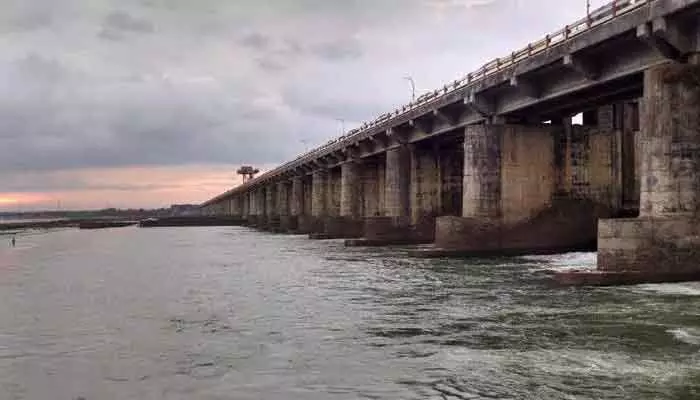 గోదావరి పరివాహక ప్రాంత ప్రజల్లో భయం భయం.. గోదావరి పరివాహక ప్రాంత ప్రజల్లో భయం భయం..