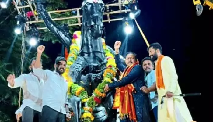 వెన్నచేడ్లో ఘనంగా ఛత్రపతి శివాజీ మహారాజ్ విగ్రహావిష్కరణ వెన్నచేడ్లో ఘనంగా ఛత్రపతి శివాజీ మహారాజ్ విగ్రహావిష్కరణ