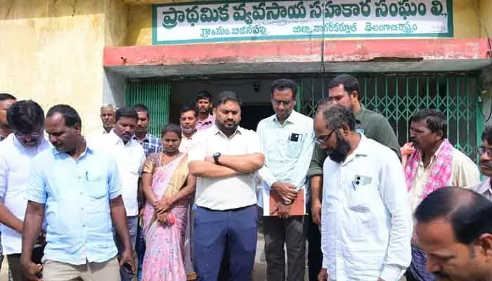 ప్రత్యామ్నాయ పంటల సాగుపై రైతులకు విస్తృత అవగాహన కల్పించాలి: కలెక్టర్ ప్రత్యామ్నాయ పంటల సాగుపై రైతులకు విస్తృత అవగాహన కల్పించాలి: కలెక్టర్
