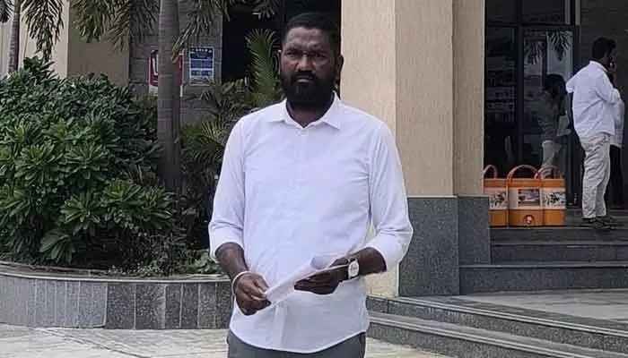 ఆక్రమణలను తొలగించి పునరుద్దరించండి.. ప్రజావాణిలో బీజేపీ నాయకుల అర్జీ ఆక్రమణలను తొలగించి పునరుద్దరించండి.. ప్రజావాణిలో బీజేపీ నాయకుల అర్జీ