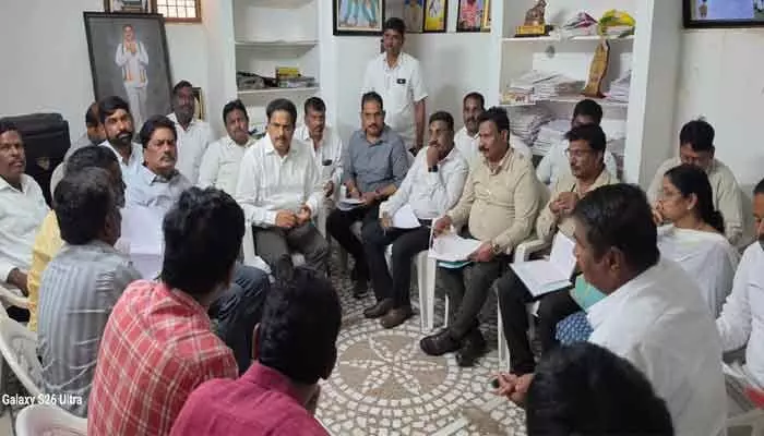 పేదలకు అండ.. కాంగ్రెస్ జెండా పేదలకు అండ.. కాంగ్రెస్ జెండా
