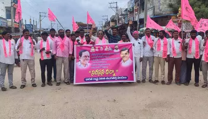 కాళేశ్వరం జలాలను వెంటనే విడుదల చేయాలి కాళేశ్వరం జలాలను వెంటనే విడుదల చేయాలి