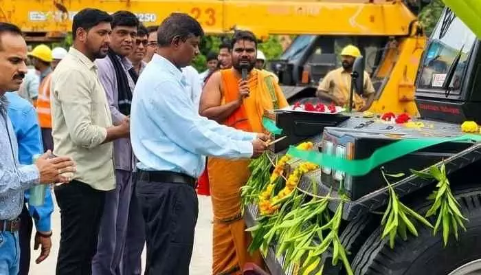 ఉత్పత్తి లక్ష్యాల సాధనకు భద్రతతో కూడిన సమష్టి కృషి అవసరం ఉత్పత్తి లక్ష్యాల సాధనకు భద్రతతో కూడిన సమష్టి కృషి అవసరం